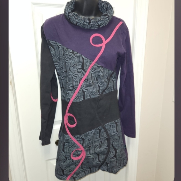 Leopards & Roses Abstract Dress - Picture 10 of 11